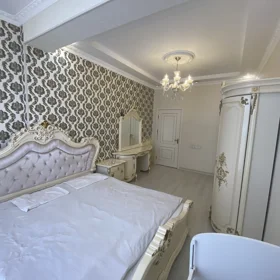 In Baku 80.0 m² apartment is for rent - Image 3