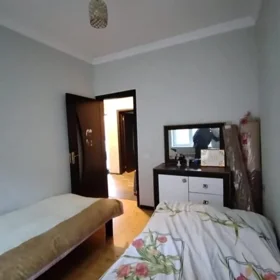 In Baku 58.0 m² house with 3.0 rooms is for sale - Image 3