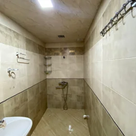 In Baku 80.0 m² apartment is for sale - Image 2