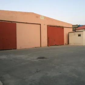 In Baku 450.0 m² commercial is for rent - Image 2