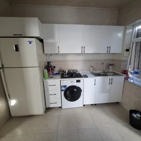 In Baku 100.0 m² apartment is for sale - Image 2