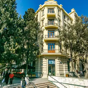 In Baku nan m² apartment is for sale - Image 3