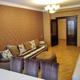 In Baku 181.0 m² apartment is for rent - Image 2