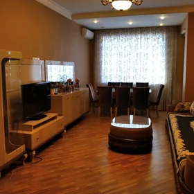 In Baku 181.0 m² apartment is for rent - Image 3