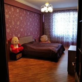 In Baku 181.0 m² apartment is for rent - Image 4