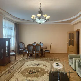 In Baku 153.0 m² apartment is for rent - Image 2
