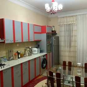 In Baku 140.0 m² apartment is for rent - Image 3