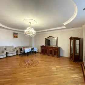 In Baku 150.0 m² apartment is for sale - Image 4