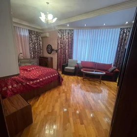 In Baku 150.0 m² apartment is for rent - Image 2