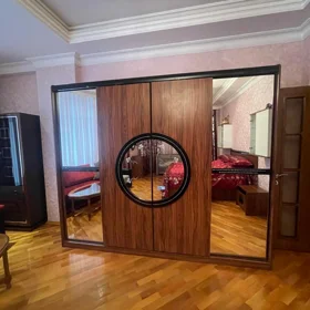 In Baku 150.0 m² apartment is for rent - Image 4