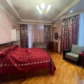 In Baku 150.0 m² apartment is for rent - Image 5
