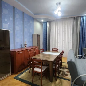 In Baku 220.0 m² apartment is for rent - Image 4