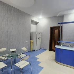 In Baku 220.0 m² apartment is for rent - Image 5