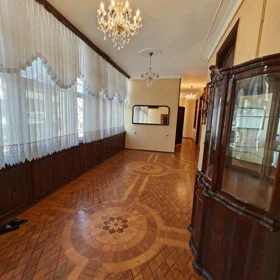 In Baku 235.0 m² apartment is for sale - Image 4