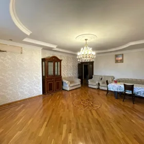 In Baku 150.0 m² apartment is for sale - Image 3