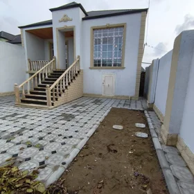 In Baku 130.0 m² house with 4.0 rooms is for sale - Image 2