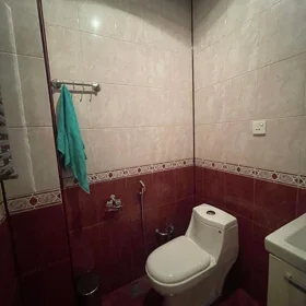 In Baku 170.0 m² apartment is for rent - Image 2