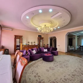 In Baku 150.0 m² apartment is for rent - Image 2