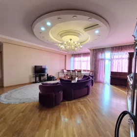 In Baku 150.0 m² apartment is for rent - Image 4