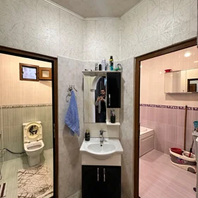 In Baku 150.0 m² house with 5.0 rooms is for sale - Image 3