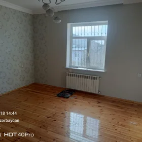 In Baku 200.0 m² house with 4.0 rooms is for sale - Image 4