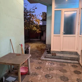 In Baku 74.0 m² house with 3.0 rooms is for rent - Image 2