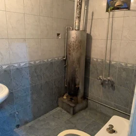 In Baku 74.0 m² house with 3.0 rooms is for rent - Image 3