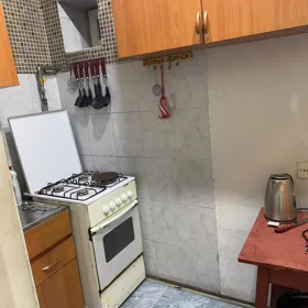 In Baku 74.0 m² house with 3.0 rooms is for rent - Image 5