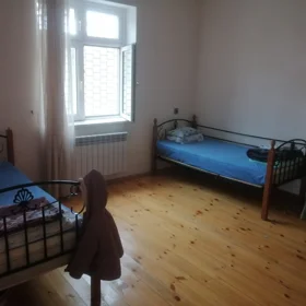 In Baku 170.0 m² house with 4.0 rooms is for sale - Image 4