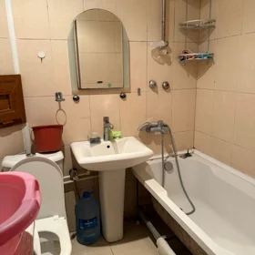 In Baku 70.0 m² apartment is for sale - Image 5