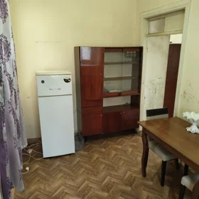 In Baku 70.0 m² house with 3.0 rooms is for rent - Image 2