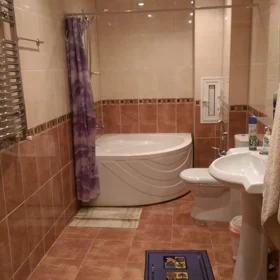 In Baku 180.0 m² apartment is for rent - Image 2