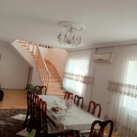 In Baku 320.0 m² house with 11.0 rooms is for sale - Image 3