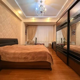 In Baku 135.0 m² apartment is for sale - Image 4