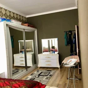 In Baku 93.0 m² apartment is for sale - Image 3