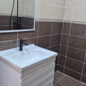 In Baku nan m² apartment is for sale - Image 2