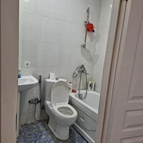 In Baku 70.0 m² apartment is for rent - Image 4