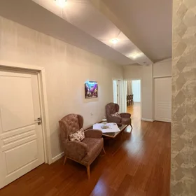In Baku 135.0 m² apartment is for sale - Image 3