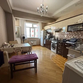 In Baku 90.0 m² apartment is for rent - Image 2