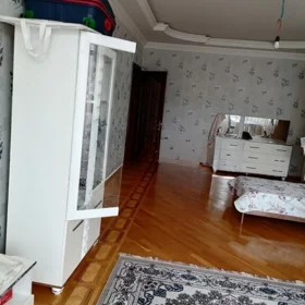 In Baku 146.0 m² apartment is for rent - Image 3