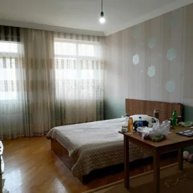 In Baku 146.0 m² apartment is for rent - Image 5