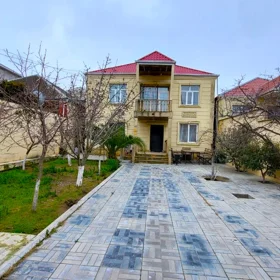 In Baku 220.0 m² house with 7.0 rooms is for sale - Image 2