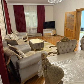 In Baku 222.0 m² house with 4.0 rooms is for rent - Image 4