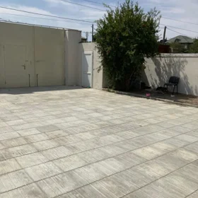 In Baku 100.0 m² house with 4.0 rooms is for sale - Image 3