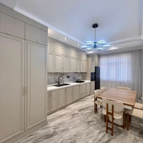 In Baku 148.0 m² apartment is for rent - Image 3