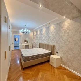 In Baku 148.0 m² apartment is for rent - Image 4