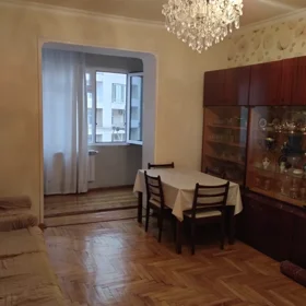 In Baku 90.0 m² apartment is for sale - Image 4