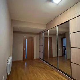 In Baku 150.0 m² apartment is for rent - Image 3