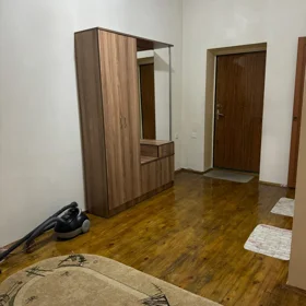 In Baku 80.0 m² apartment is for rent - Image 4