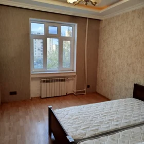 In Baku 65.0 m² apartment is for rent - Image 3